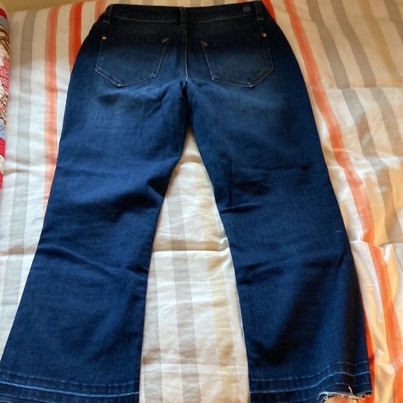 Crop flare jeans like new condition - Picture 4 of 4